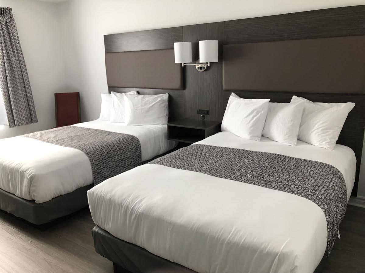 Travelodge By Wyndham Rigaud Ngoại thất bức ảnh