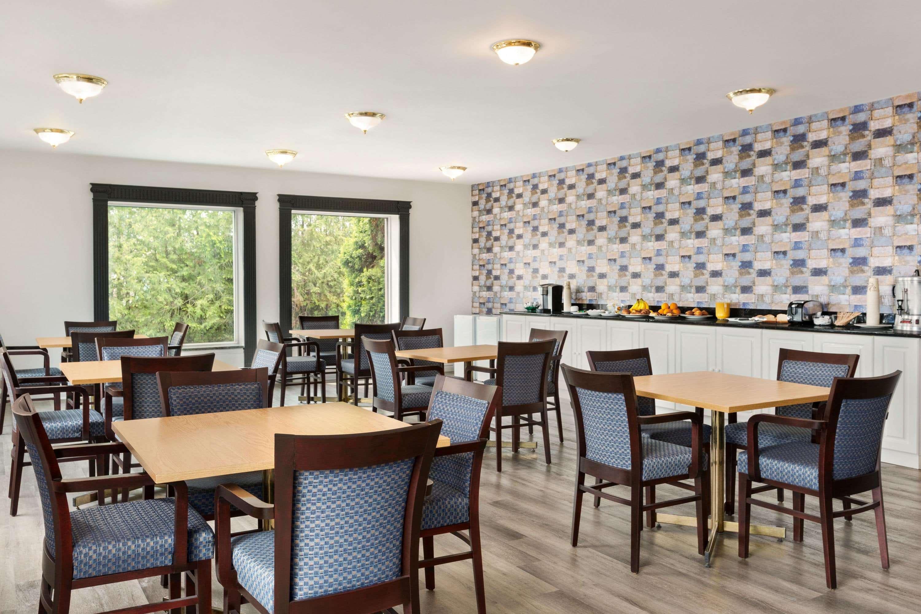Travelodge By Wyndham Rigaud Ngoại thất bức ảnh